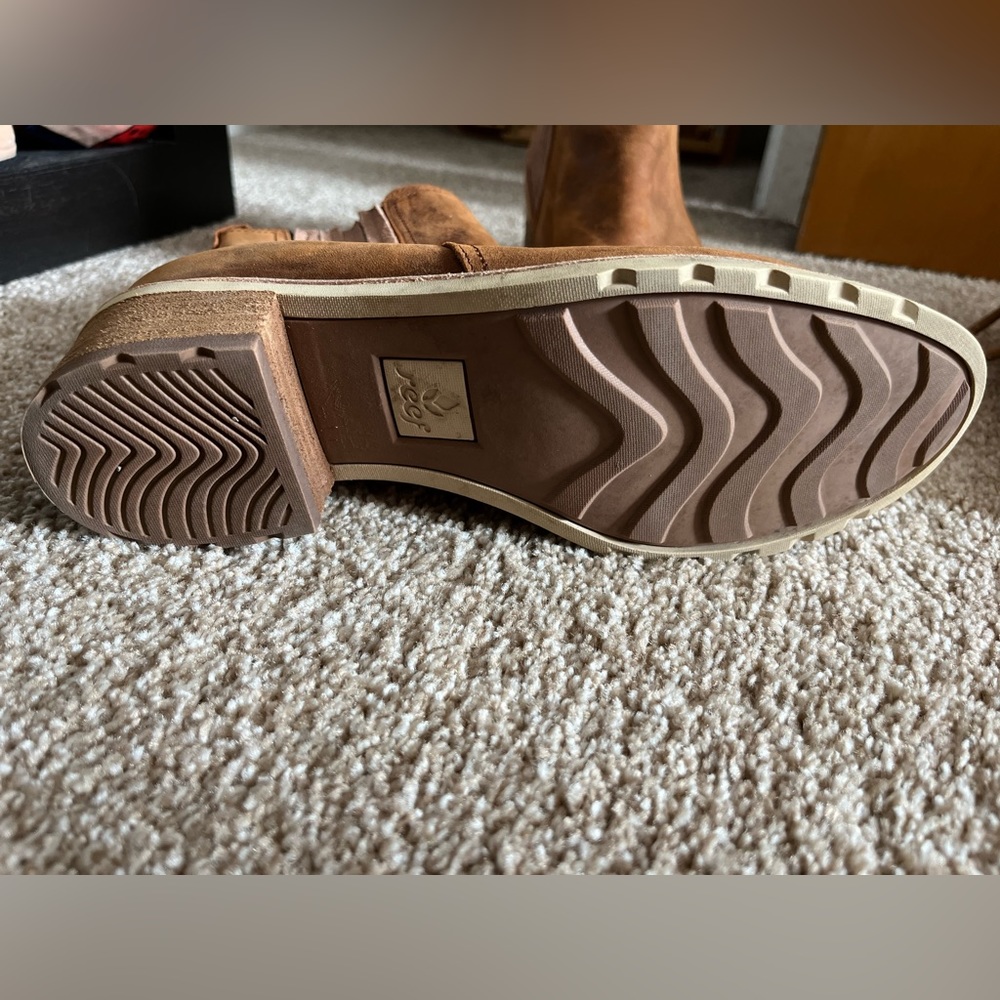 Reef brand Chelsea boots!